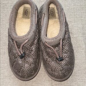 UGG Brown Cozy Slippers girls size small 2/3 Ugg